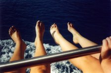 feet.JPG (8961 bytes)